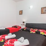 Apartman 1 Bedroom Front In Pula