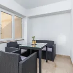 Apartman 1 Bedroom Front In Pula