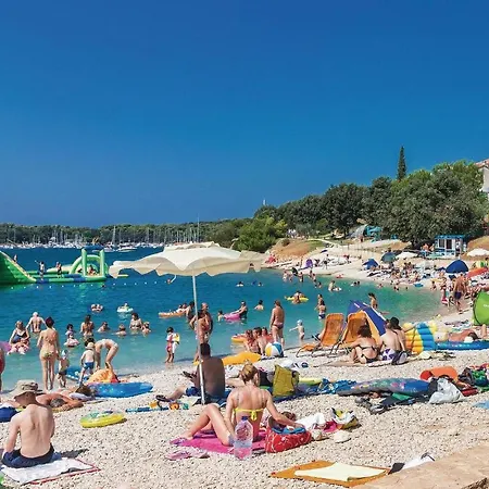 1 Bedroom Awesome In Apartamento