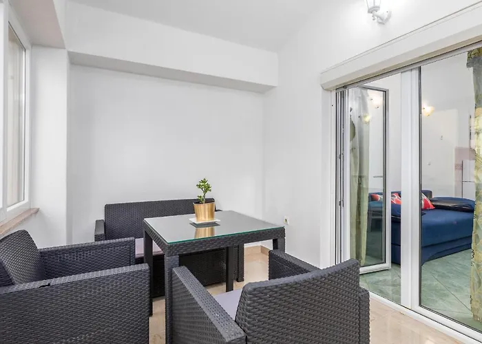 Lejlighed 1 Bedroom Awesome In Pula