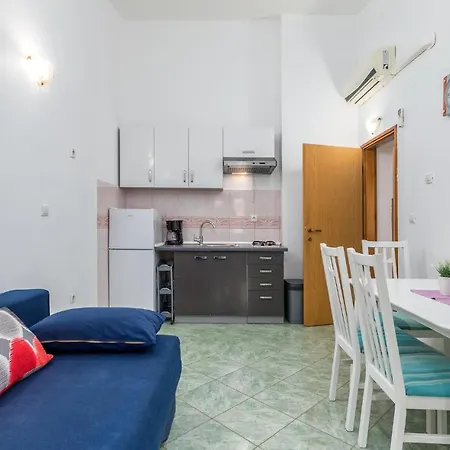 Appartamento 1 Bedroom Front In *